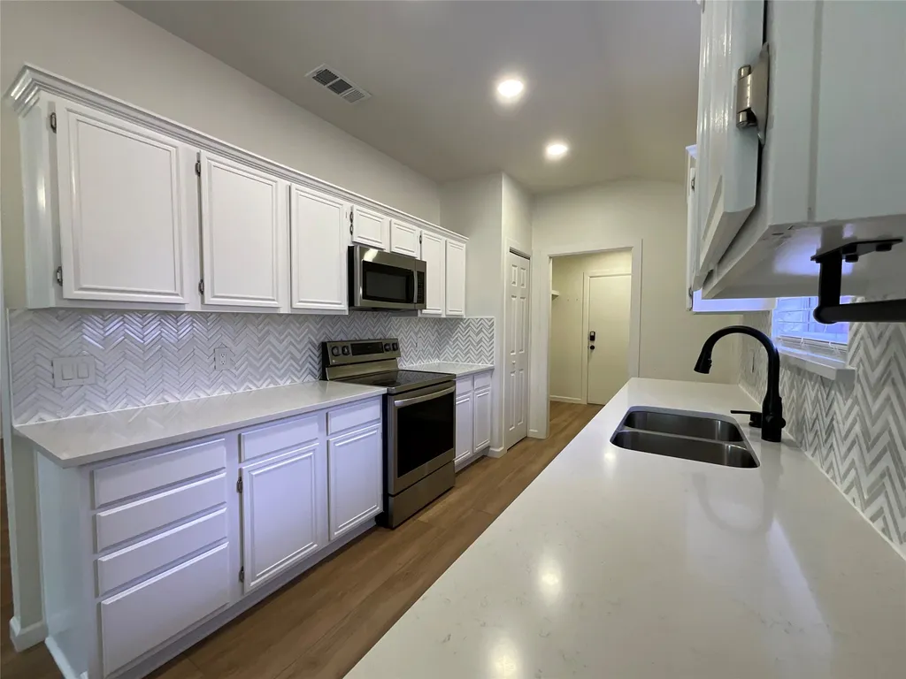 1729 Duster Cir, Arlington, TX, 76018 — ảnh 2