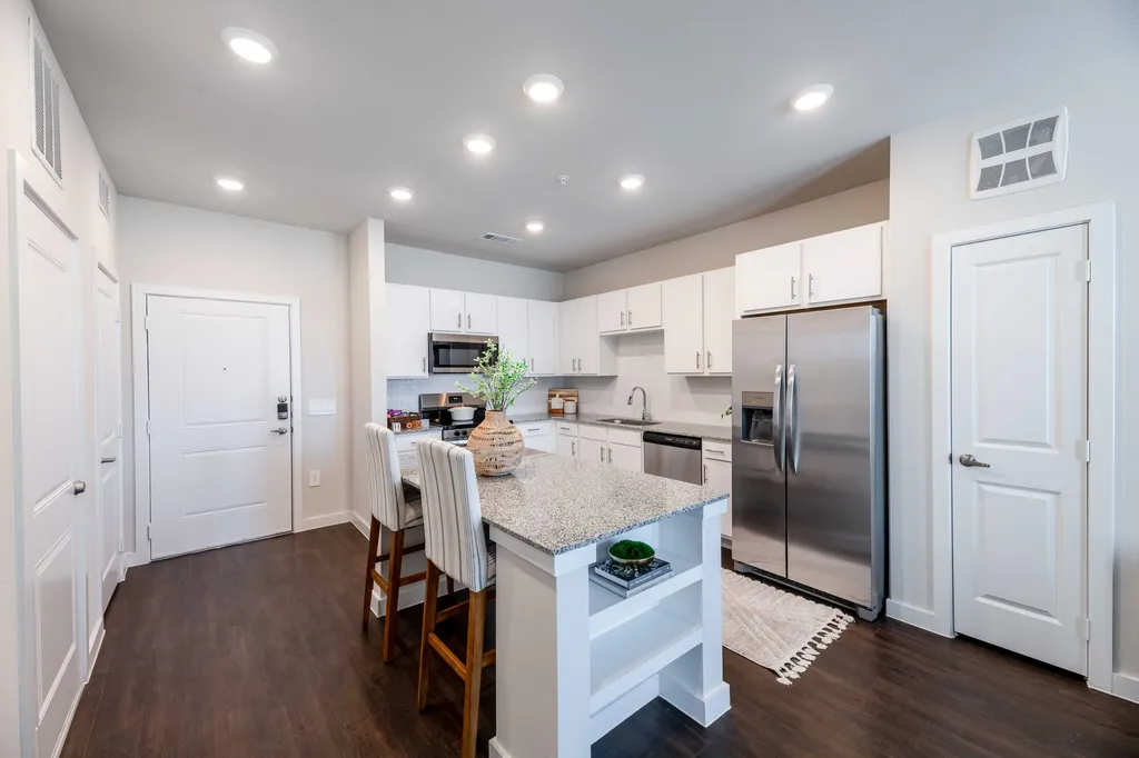 697 Poppy Ln, Lavon, TX, 75166 — ảnh 3