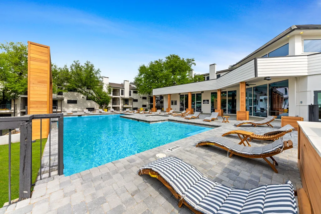 7510 Holly Hill Dr APT 154, Dallas, TX, 75231 — ảnh 3