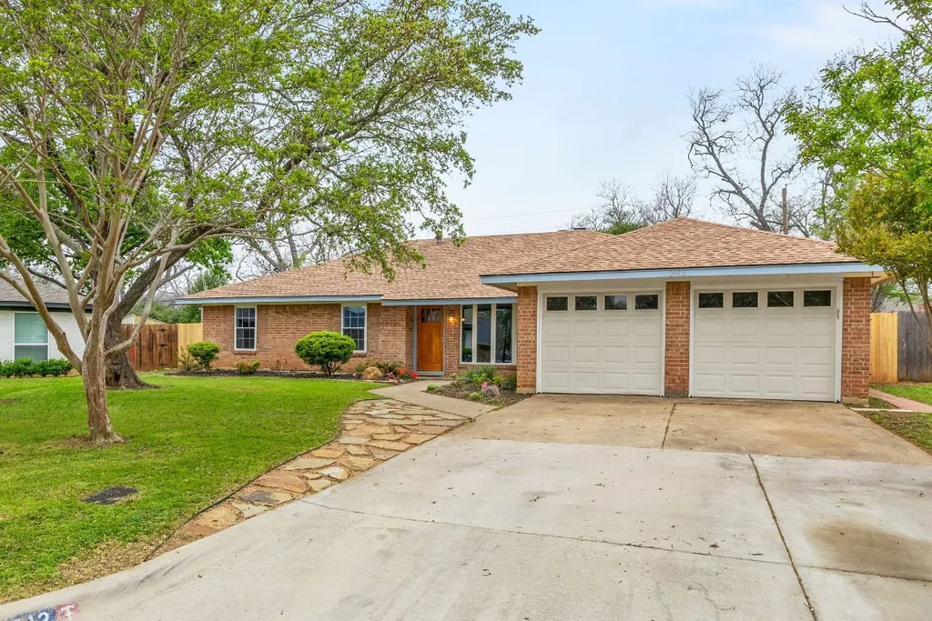 1306 Ashbury Dr, Arlington, TX, 76015 — ảnh 4