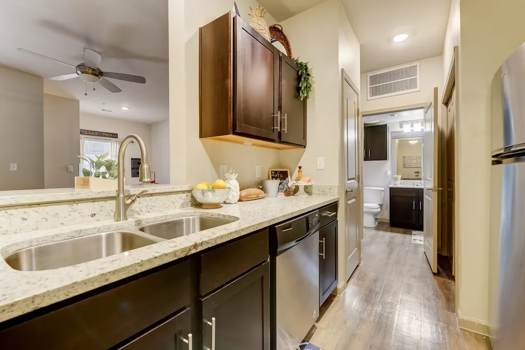 1306 Ashbury Dr, Arlington, TX, 76015 — ảnh 13