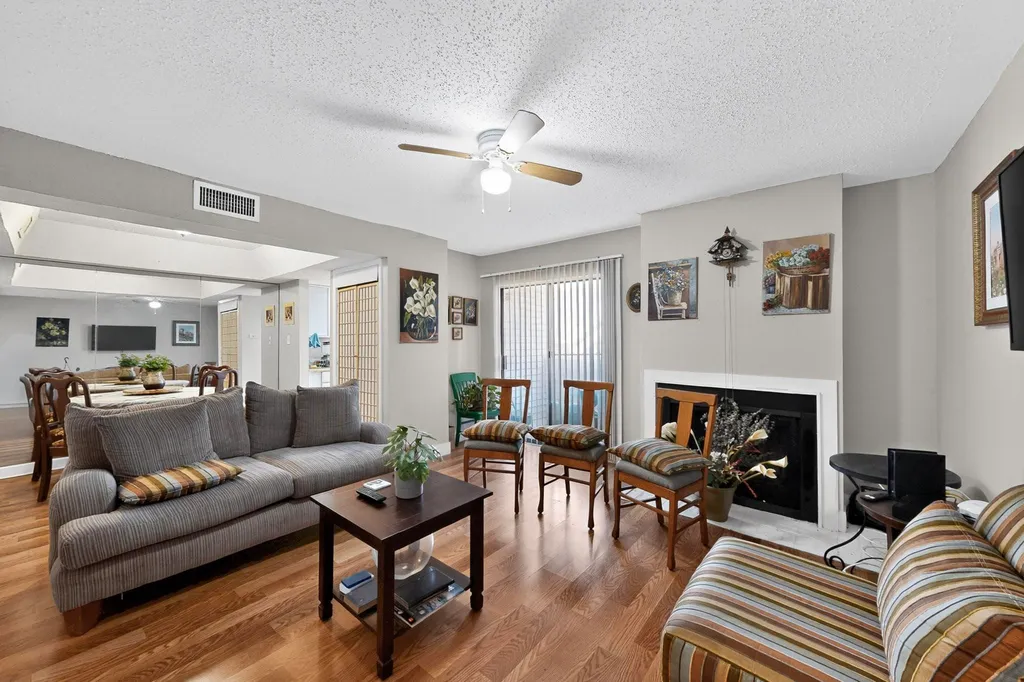 7510 Holly Hill Dr APT 154, Dallas, TX, 75231 — ảnh 32