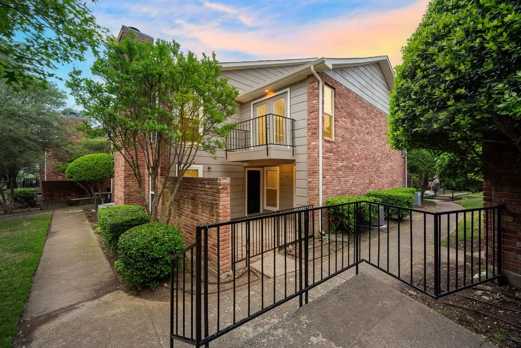 7510 Holly Hill Dr APT 154, Dallas, TX, 75231 — ảnh 38